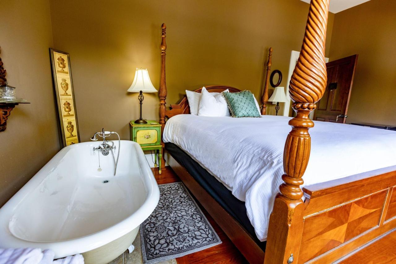 Southern Charm In The Camellia Rose Inn Gainesville Eksteriør bilde